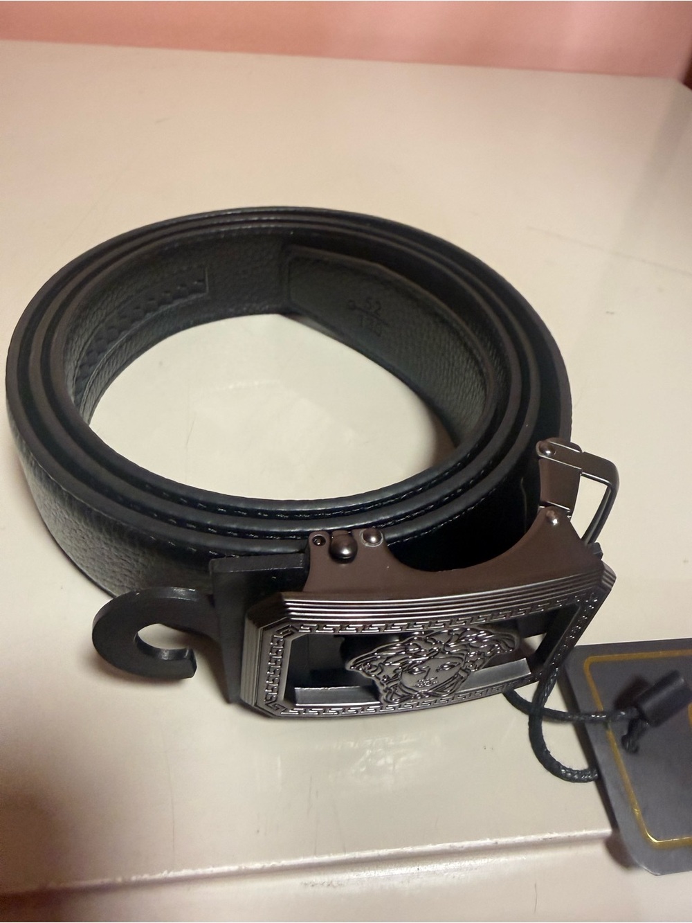Classic Black Leather Men's Belt  Decorative Buckle size 42-44 easy cut smaller
